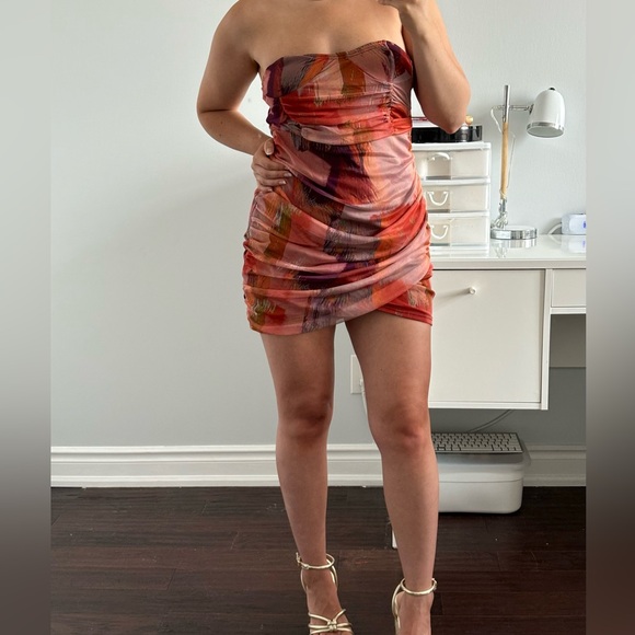 NWT Prettylittlething | Bandeau Mini Dress - Picture 2 of 4